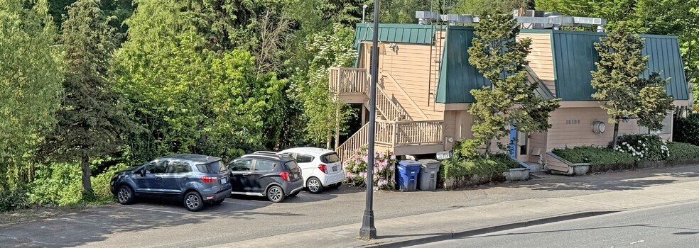 10107 Woodinville Dr, Bothell, WA à vendre - Photo du bâtiment - Image 2 de 7