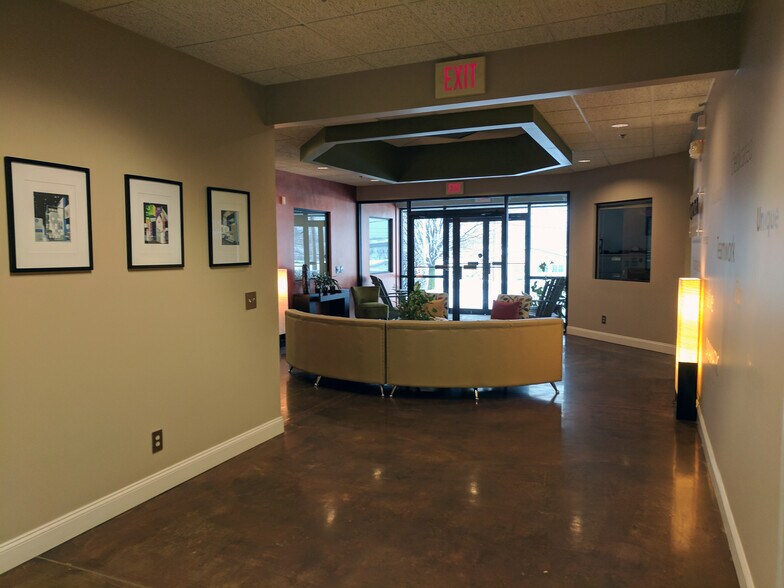 1604 Wayneport Rd, Macedon, NY à vendre - Photo du bâtiment - Image 3 de 8