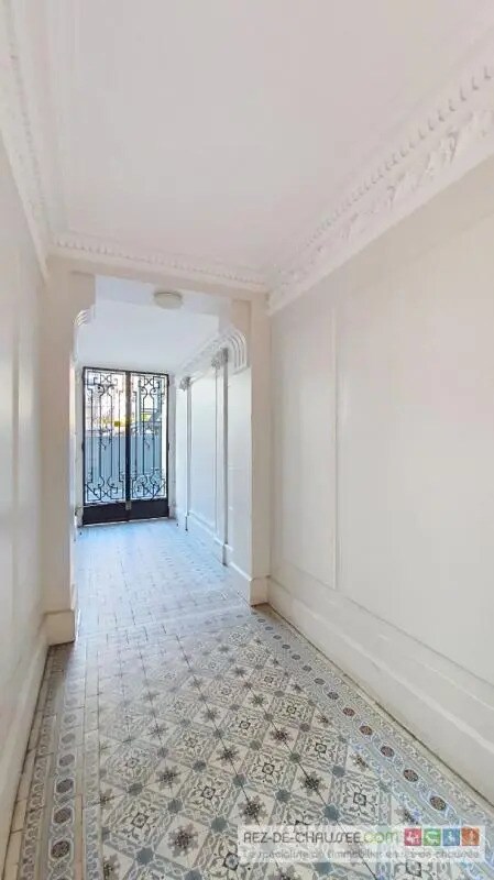 Office in Paris for sale Lobby- Image 1 of 11