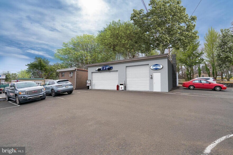 373 Easton Rd, Horsham Township, PA for lease - Building Photo - Image 1 of 8