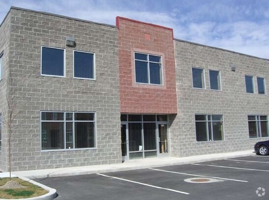 692-718 W Confluence Ave, Murray, UT à louer - Photo du bâtiment - Image 2 de 3