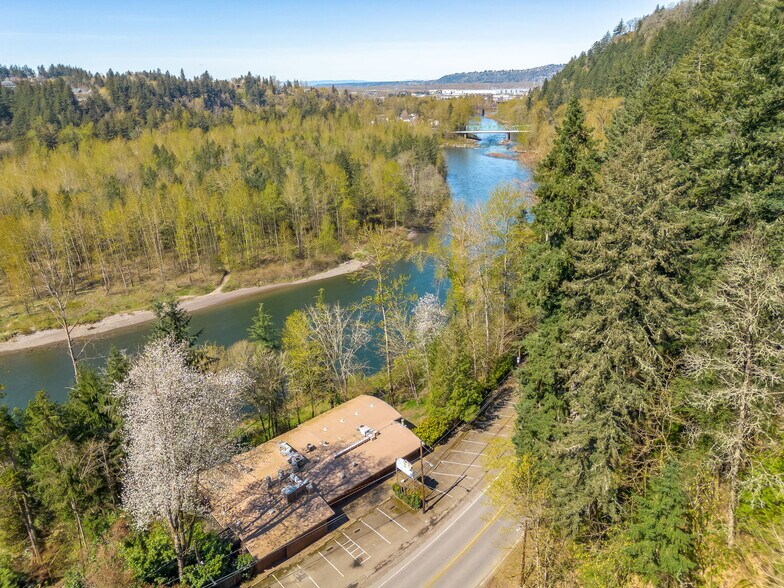1325 E Columbia River Hwy, Troutdale, OR à vendre - Photo du bâtiment - Image 3 de 106