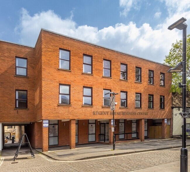 13-15 George St, Aylesbury à louer - Photo du bâtiment - Image 1 de 3