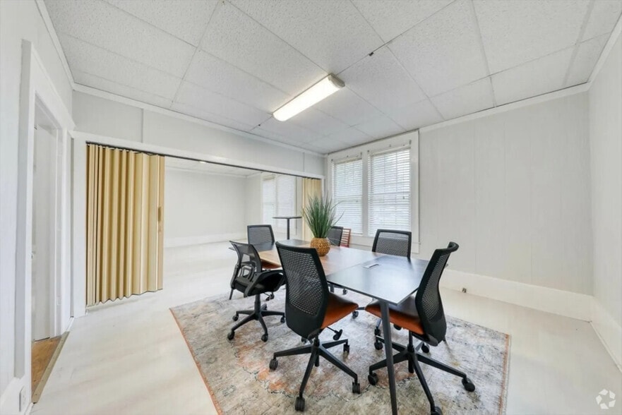 223 S Crawford St, Thomasville, GA for sale - Interior Photo - Image 3 of 12
