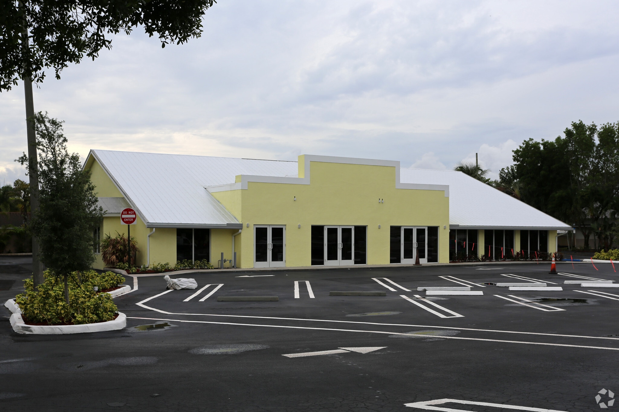1696 S Military Trl, West Palm Beach, FL for lease Primary Photo- Image 1 of 28