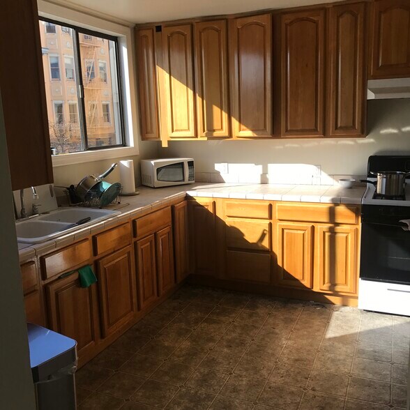 1298 Guerrero St, San Francisco, CA à vendre - Photo du bâtiment - Image 2 de 5