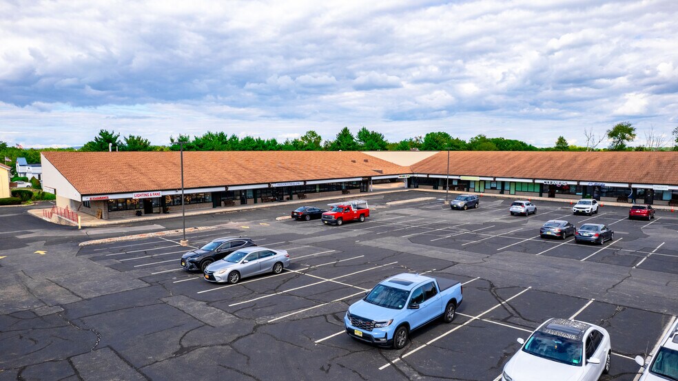 176 Highway 202, Flemington, NJ à vendre - Photo du bâtiment - Image 2 de 20