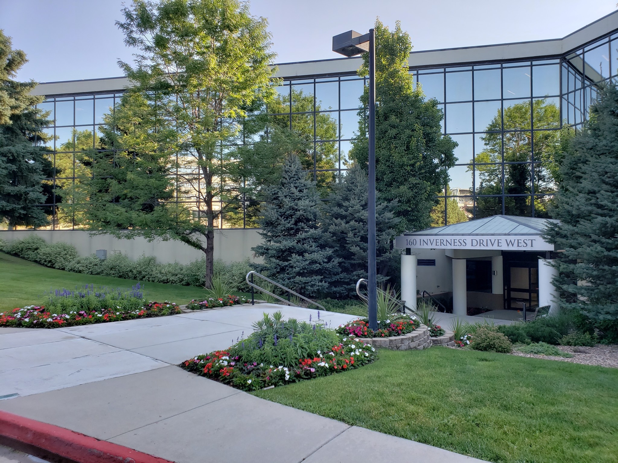 160 Inverness Dr W, Englewood, CO à louer Photo du bâtiment- Image 1 de 14