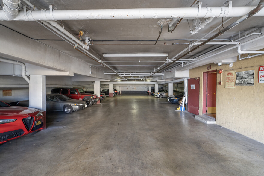 161 S St. Andrews Pl, Los Angeles, CA for sale - Interior Photo - Image 3 of 5