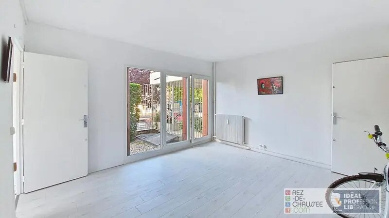 Multifamily in Bagnolet for sale - Building Photo - Image 3 of 11