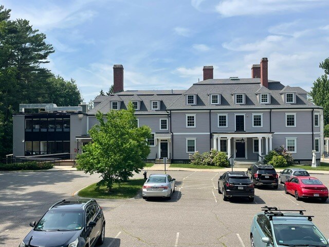 303 Adams St, Milton, MA à vendre - Photo du bâtiment - Image 1 de 12