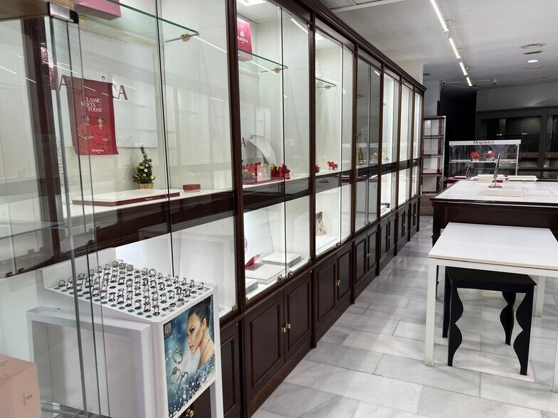 Retail in Córdoba, Córdoba for lease - Building Photo - Image 2 of 10