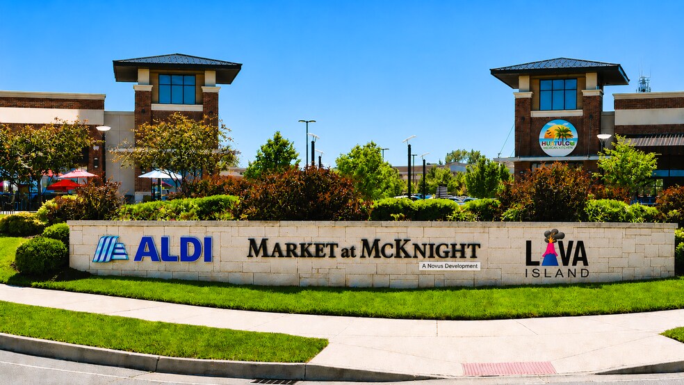 Manchester Rd, Rock Hill, MO à louer - Photo du bâtiment - Image 2 de 9