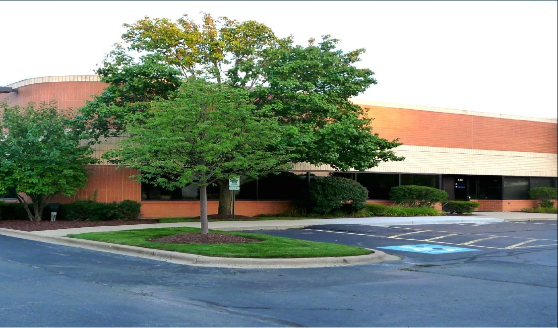 141-161 Covington Dr, Bloomingdale, IL for lease Primary Photo- Image 1 of 34