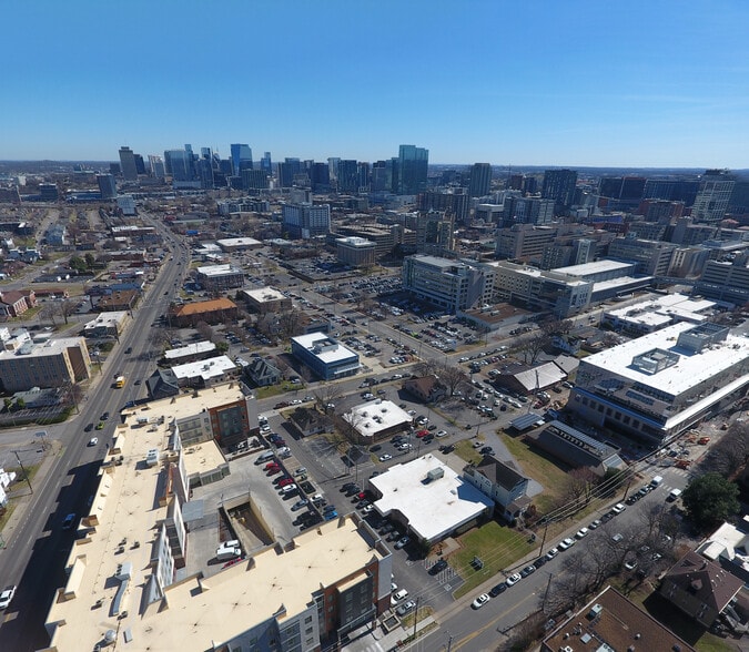 341 21st Ave N, Nashville, TN for lease - Building Photo - Image 3 of 11