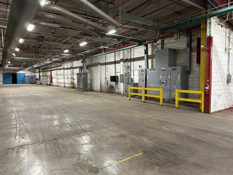 38 Doolittle St, Danville, VA for sale - Interior Photo - Image 3 of 4