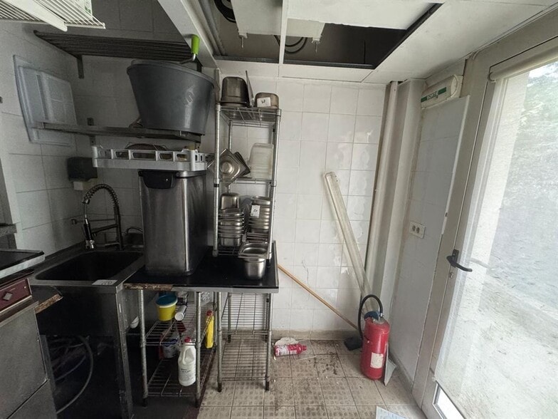 44 Rue Anatole France, Levallois-Perret for lease - Building Photo - Image 3 of 4