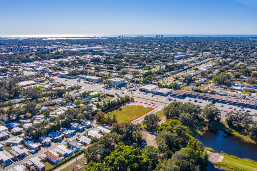 8071 Seminole blvd, Seminole, FL à vendre - Photo du bâtiment - Image 3 de 19