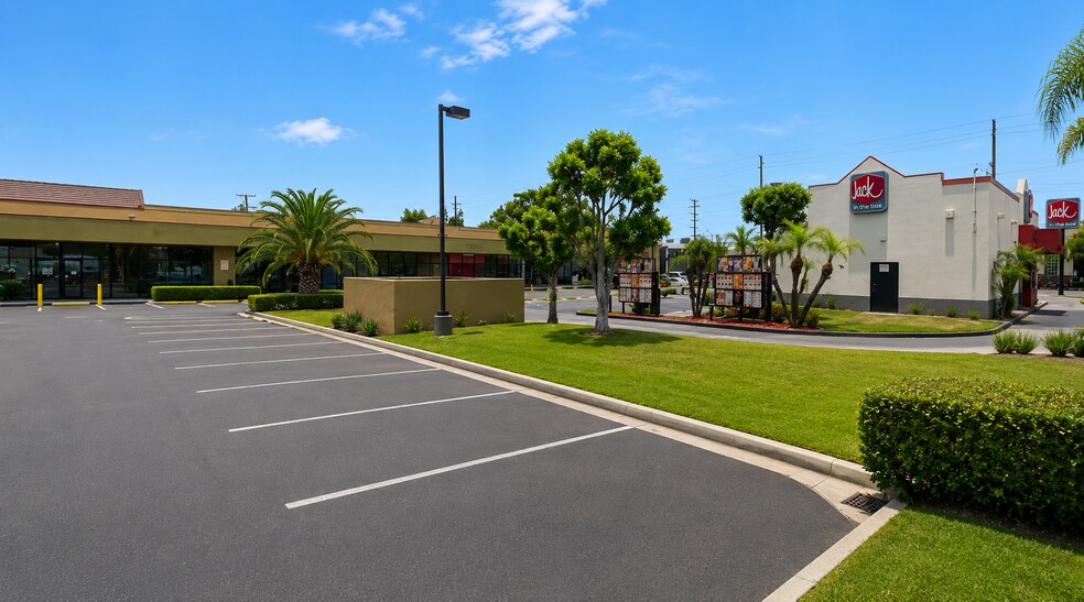 6600-6636 Cherry Ave, Long Beach, CA à louer - Photo du bâtiment - Image 3 de 7