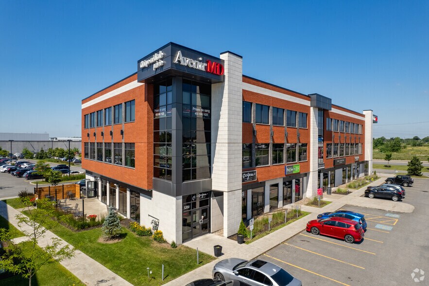 3230 Boul Curé-Labelle, Laval, QC à vendre - Photo principale - Image 1 de 1