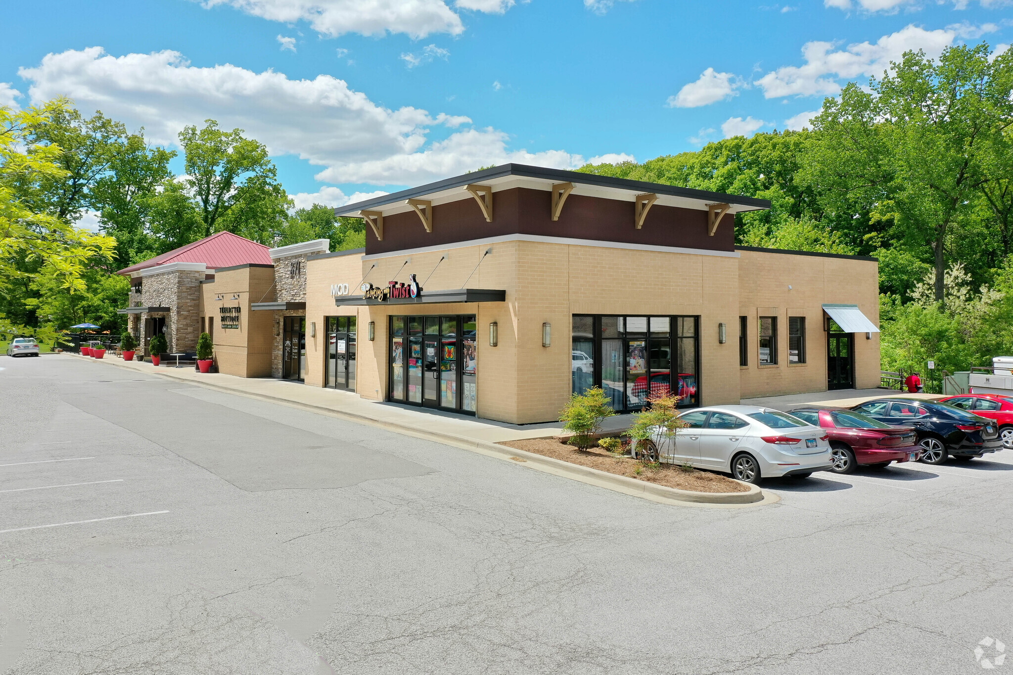 871 S Arbor Vitae, Edwardsville, IL for lease Primary Photo- Image 1 of 79