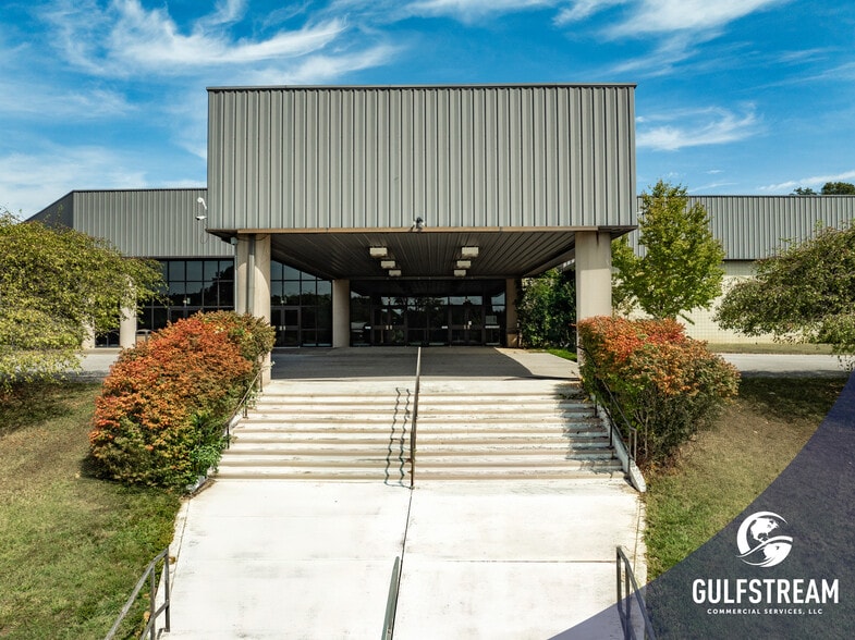 Hines Portfolio — Owensboro, KY portfolio of 5 properties for sale on LoopNet.ca - Building Photo - Image 1 of 16