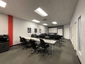 4293-4345 Des Laurentides (A-15) E, Laval, QC for lease Interior Photo- Image 1 of 8