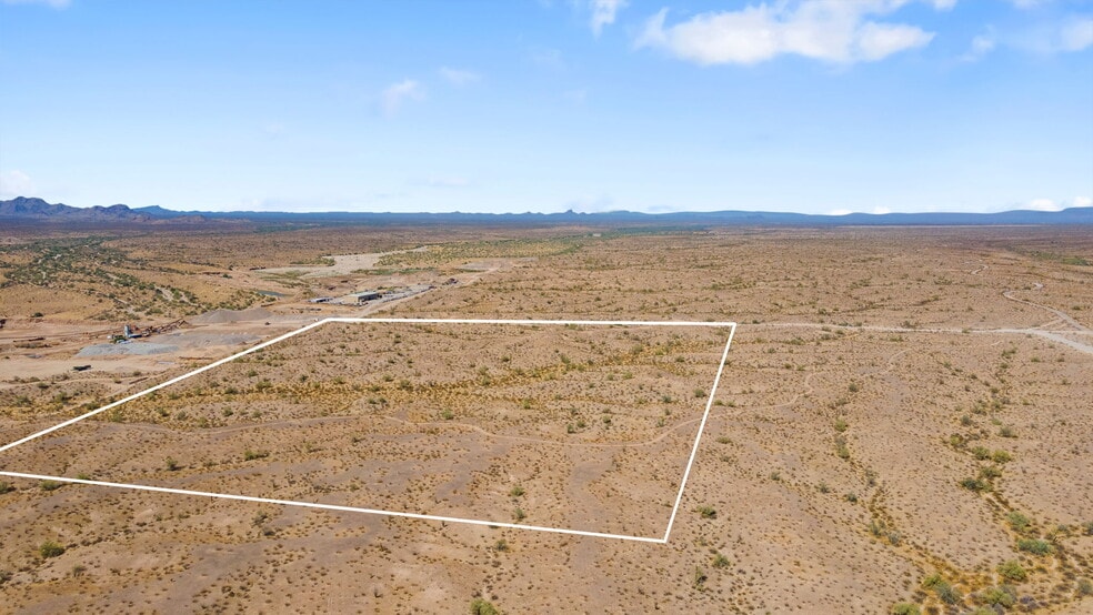 31900 Camelback rd, Tonopah, AZ for sale - Aerial - Image 1 of 15