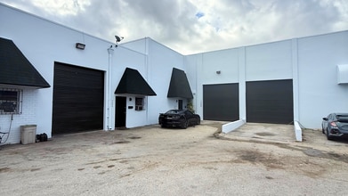 7460-7580 NW 82nd St, Medley, FL for lease Building Photo- Image 1 of 20