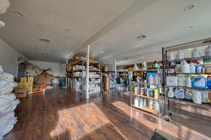 14802 Lakeshore Dr, Clearlake, CA for sale - Building Photo - Image 2 of 13