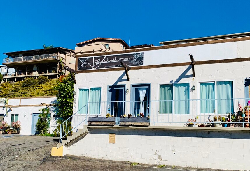 208 Calle De Los Molinos, San Clemente, CA à louer - Photo du bâtiment - Image 3 de 13