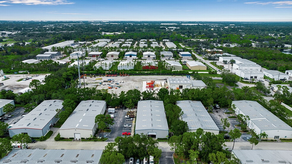 2005 60th Pl E, Bradenton, FL for sale - Building Photo - Image 2 of 16