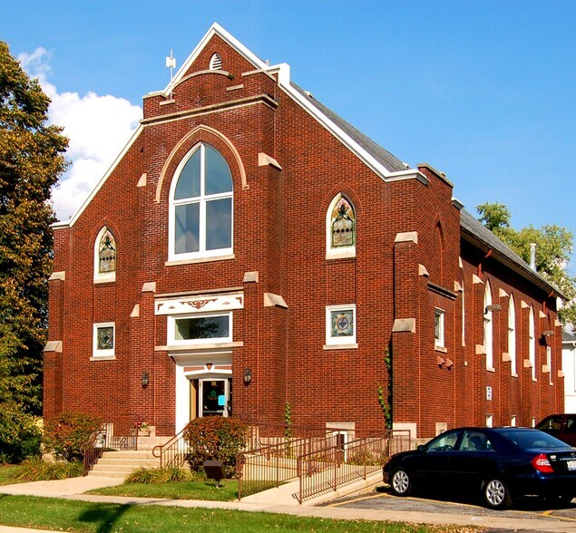 30 N Lincoln St, Batavia, IL for sale - Primary Photo - Image 1 of 2