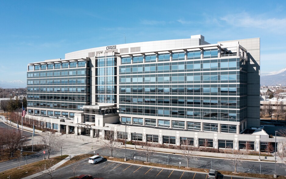 1800 S Novell Pl, Provo, UT à louer - Photo du bâtiment - Image 2 de 39