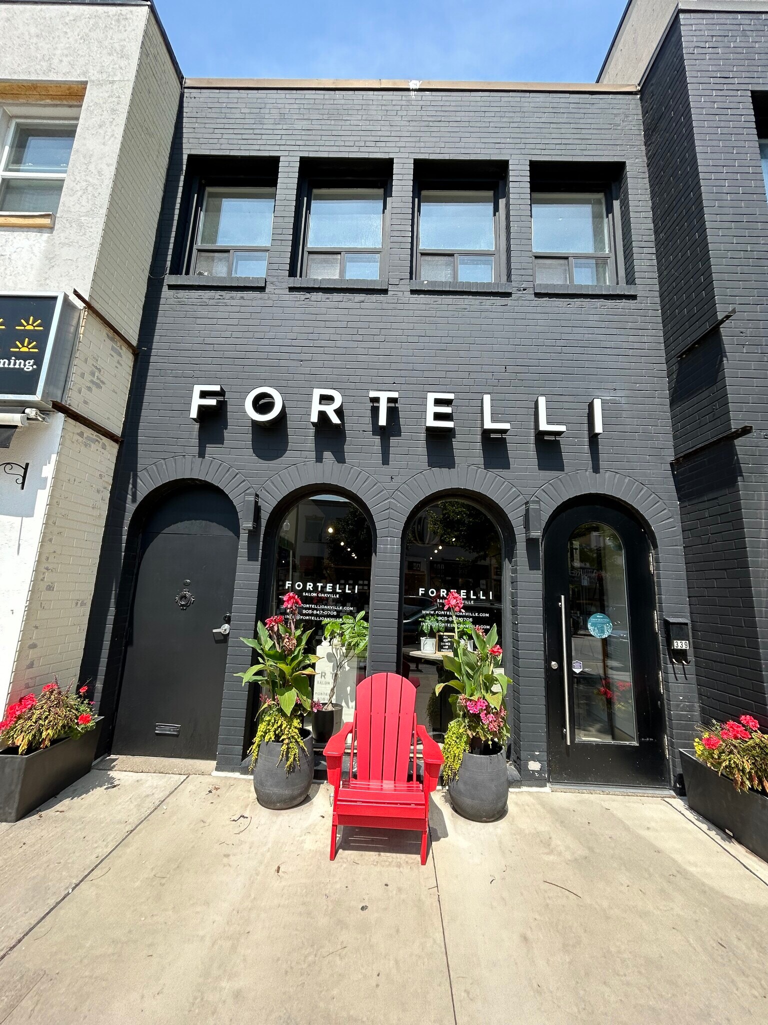 339 Lakeshore Rd E, Oakville, ON à vendre Photo du bâtiment- Image 1 de 1