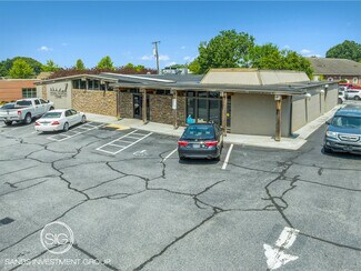 Plus de détails pour 27 13th Ave NE, Hickory, NC - Bureau à vendre