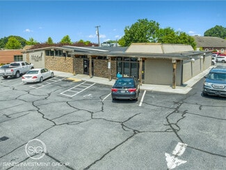 Plus de détails pour 27 13th Ave NE, Hickory, NC - Bureau à vendre