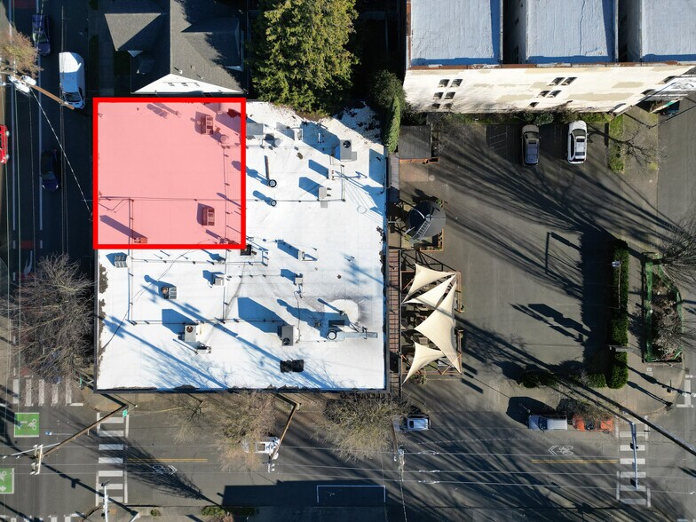 18 NE 7th Ave, Portland, OR à louer - Photo du bâtiment - Image 3 de 4