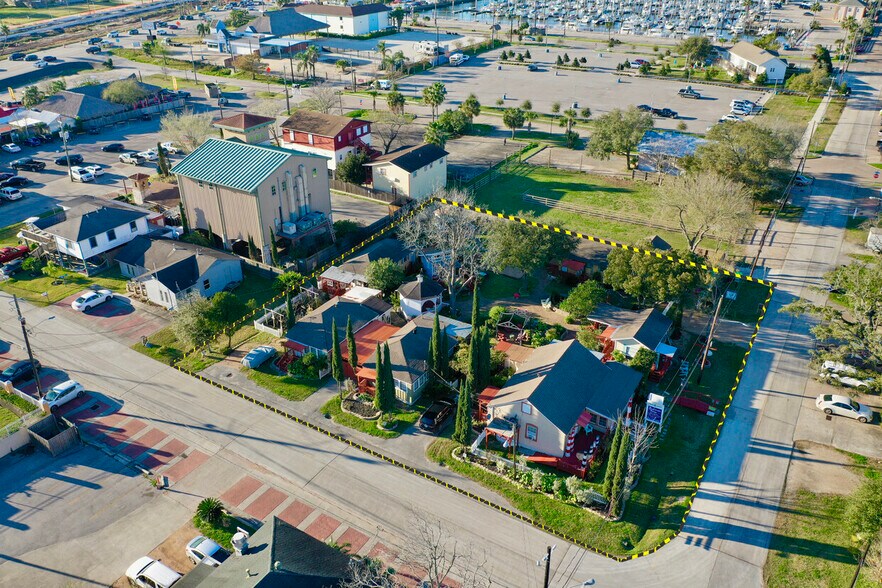 509 8th St, Kemah, TX à vendre - Photo du bâtiment - Image 3 de 14