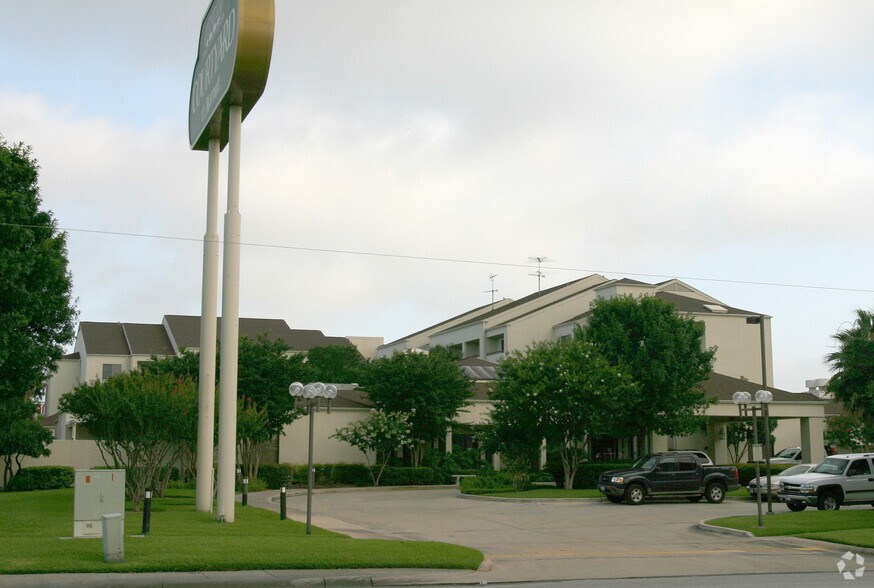 8615 Broadway, San Antonio, TX à vendre - Photo du bâtiment - Image 2 de 3