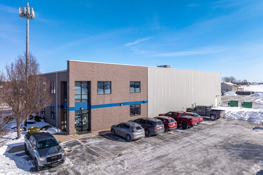 N1266 Technical Dr, Greenville, WI à louer - Photo du bâtiment - Image 1 de 14