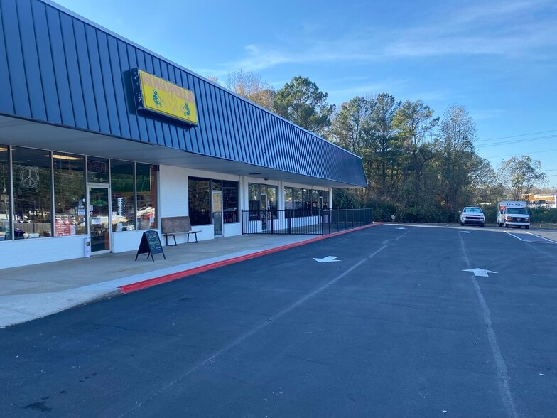 3716-3736 Atlanta Hwy, Dallas, GA for lease - Building Photo - Image 3 of 6