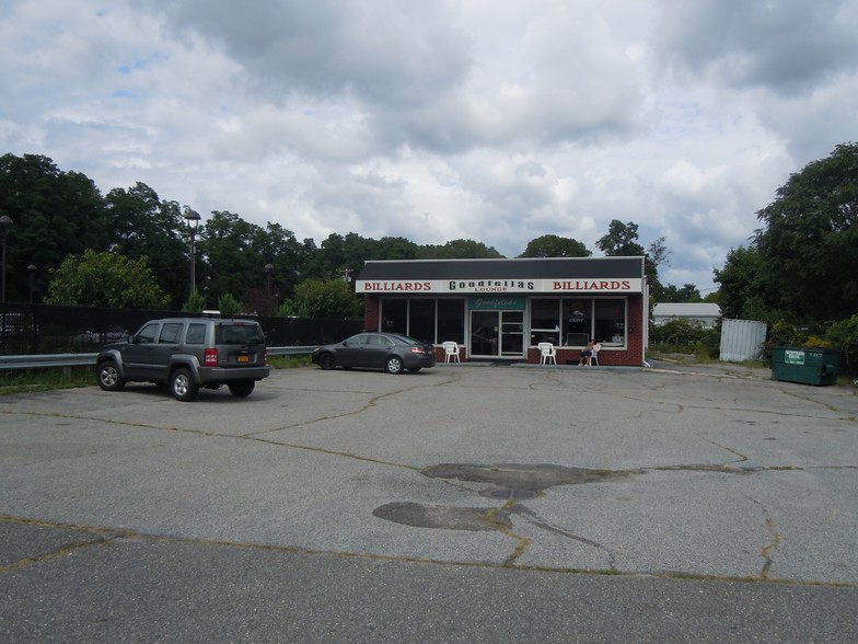 679 Middle Country Rd, Selden, NY for sale - Primary Photo - Image 1 of 1