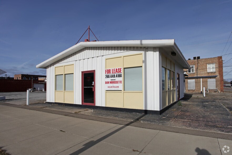 287 E Main St, Benton Harbor, MI à vendre - Photo du bâtiment - Image 2 de 2
