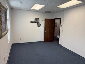 4030 Wake Forest Rd, Raleigh, NC for lease Interior Photo- Image 2 of 8