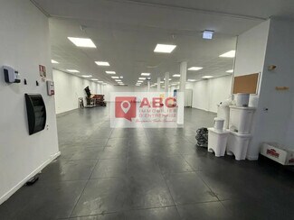 Plus de détails pour Local d'activités à louer