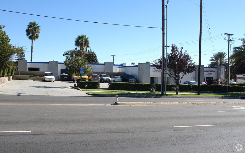 1595 W Foothill Blvd, Upland, CA for lease - Building Photo - Image 2 of 18