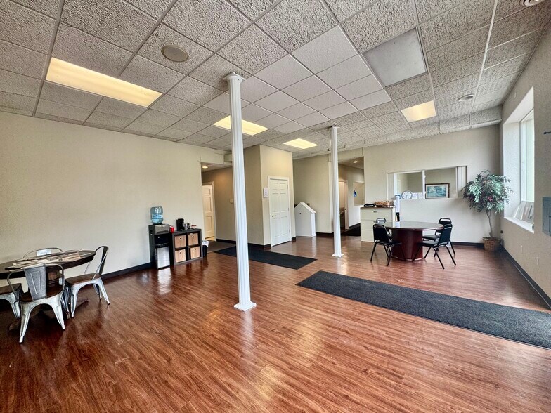 953 E Milwaukee St, Whitewater, WI for sale - Interior Photo - Image 2 of 5