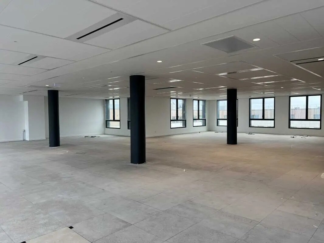 Bureau dans Montigny-le-Bretonneux à louer Photo intérieure- Image 1 de 10