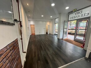 1 Fairmont Ave, Londres à louer Photo intérieure- Image 2 de 3